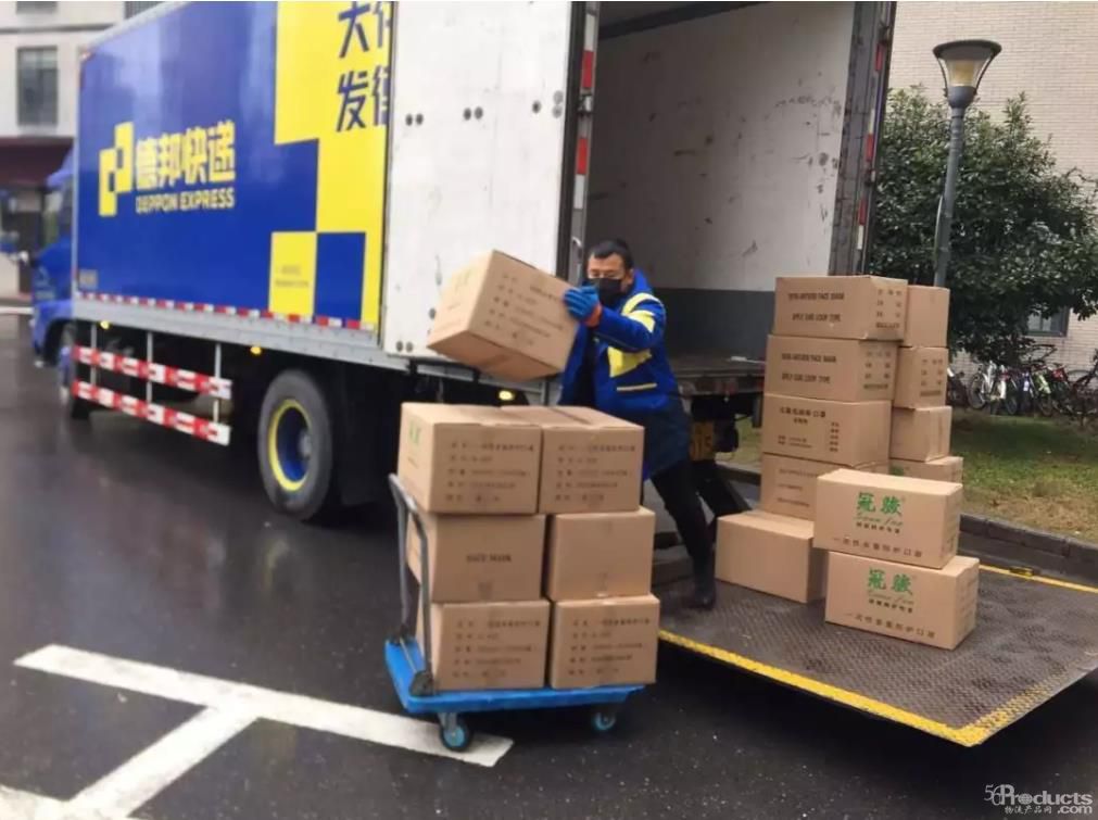 德邦快递：武汉本地车队发挥大作用