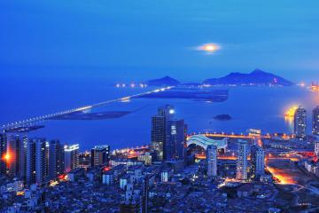 “借港出海”