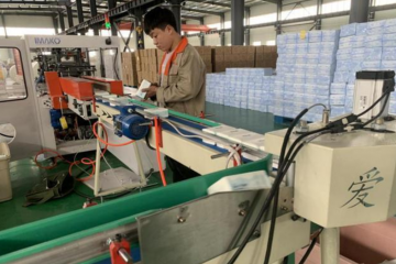 苏宁拼购引路电商创业人，单天售出抽纸5万包