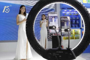 直播电商，草莽谢幕