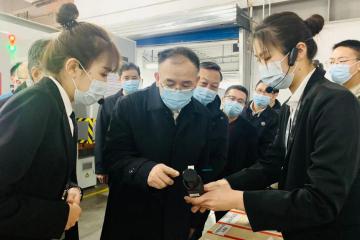 国家邮政局局长春节前到一线，最关心什么事