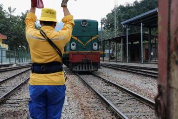 关注 | 米轨中亚班列开行突破3000列，实现跨境货物运输近120万吨