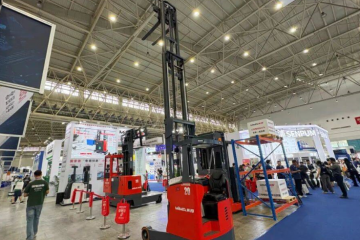 搬易通（MiMA米玛）亮相武汉汽车制博会，破解仓储物流增效难题