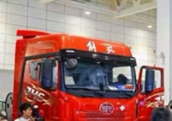 龙头企业实践点亮2025上海货运车展，共探物流绿色智能转型新路径