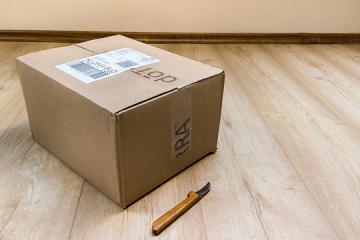 布局：美国快递扛不住了？中国物流巨头来抢最后一公里