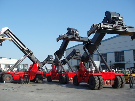 大连叉车正面吊运机