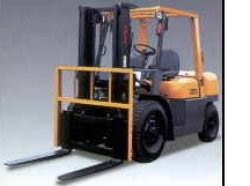 日本(TCM)FD40内燃平衡重叉车