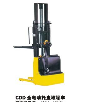 全电动堆高车