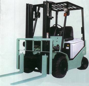 神钢叉车8FB25PX型平衡重式电瓶叉车