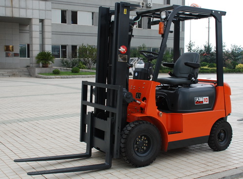 大连叉车1吨内燃平衡重叉车