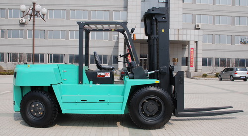 大连叉车B系列8-9吨内燃平衡重叉车