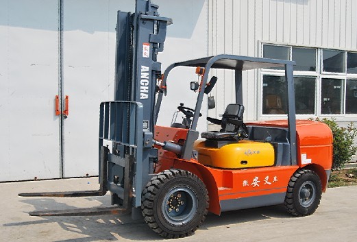 供应4吨叉车