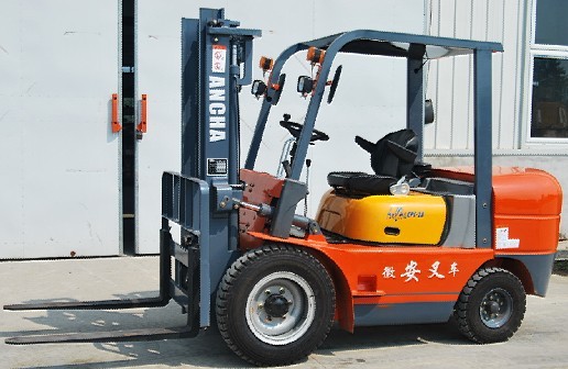 供应2吨叉车3米