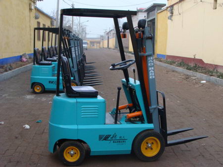 CPC350A内燃平衡重式叉车_4