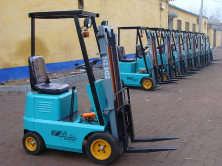 CPD400B蓄电池平衡重式叉车_1