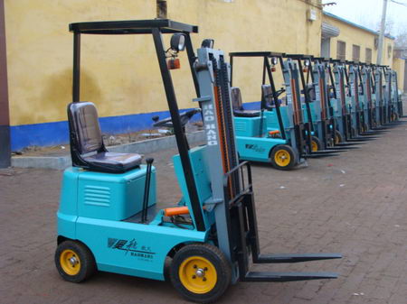 CPD400B蓄电池平衡重式叉车_2