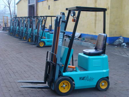 CPD1000蓄电池平衡重式叉车_2