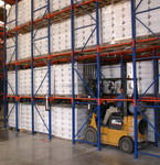 贯通式货架（驶入式货架）