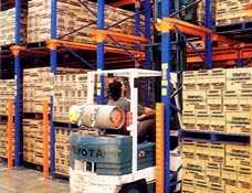 贯通式货架（驶入式货架）