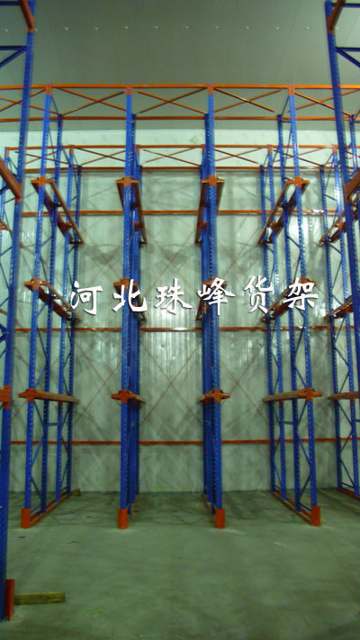 贯通式货架04