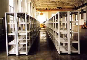 中量型货架结构示意图