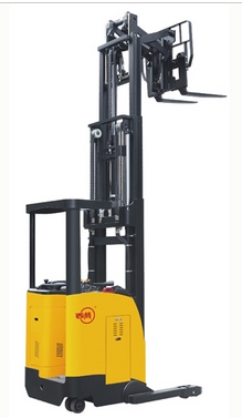 前移式电动叉车