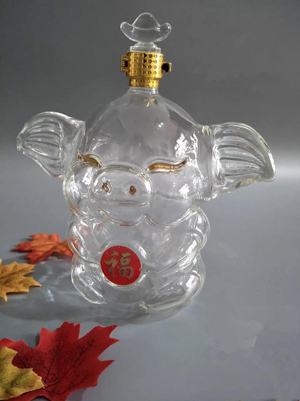 大耳朵小猪猪玻璃酒瓶吹制玻璃工艺酒瓶异形工艺白酒瓶吹制生肖猪酒瓶