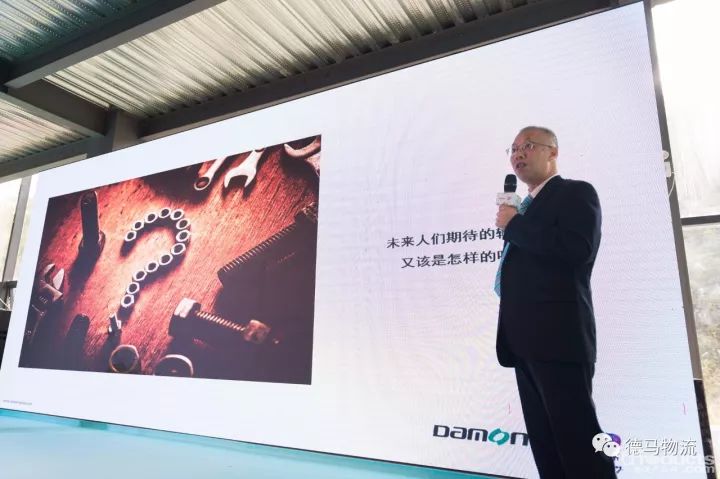 1545030982550677.jpg 640.webp (87).jpg