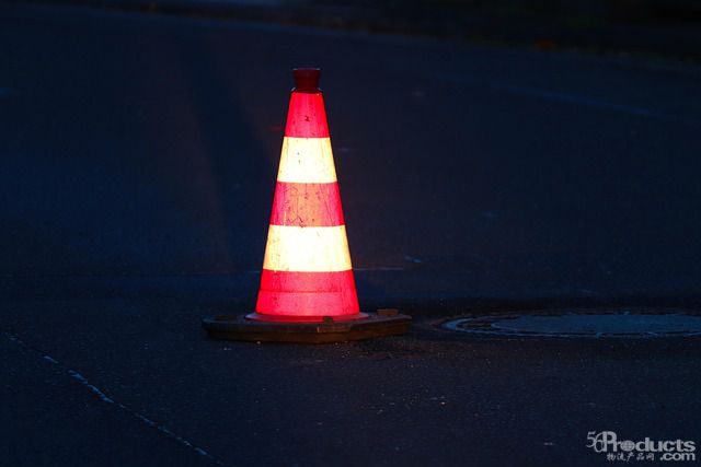 1765338382114765.jpg traffic-cone-7616718_640.jpg