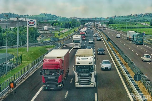 1767671007621852.jpg highway-3392100_640.jpg